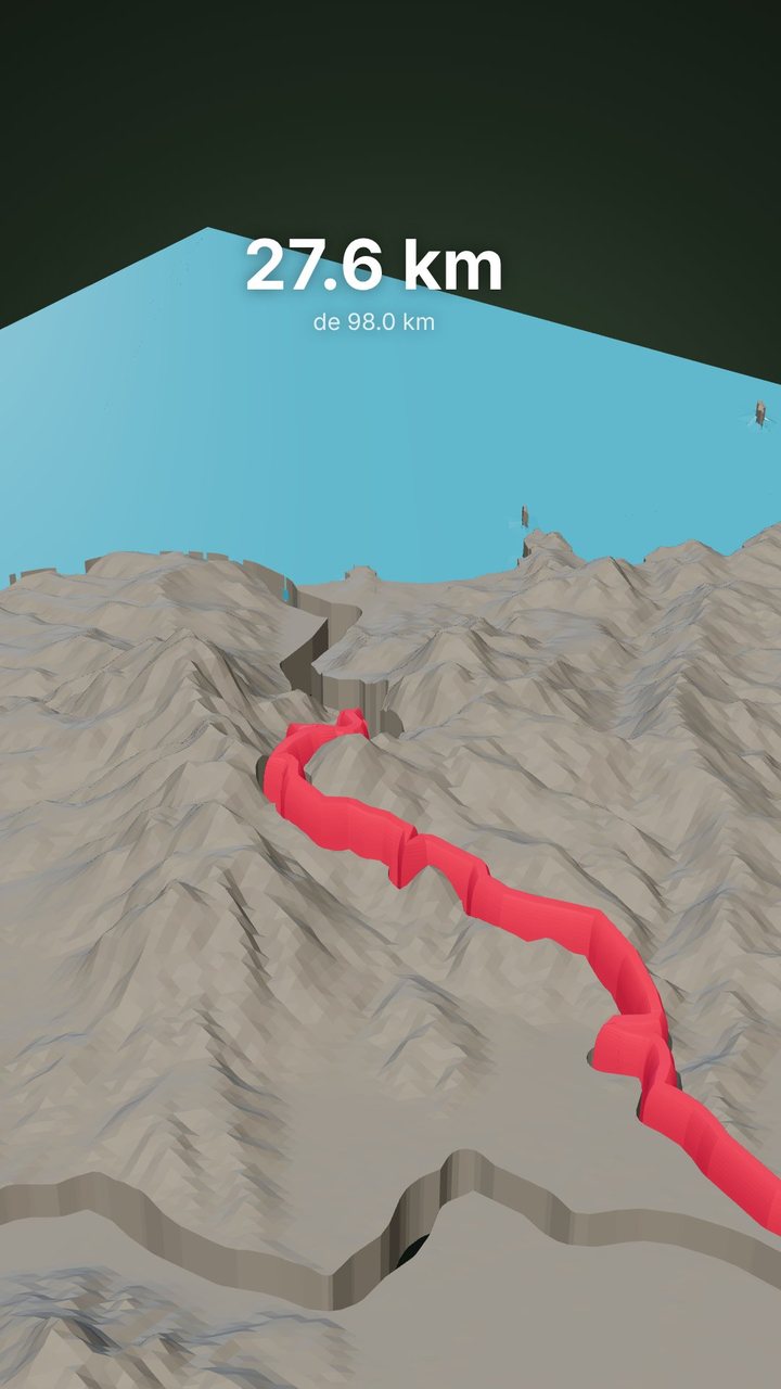 Un fotograma de un video de sobrevuelo de TrailMark3D: la ruta roja dibujada sobre el terreno 3D vista desde un dron detrás de ella, con el contador de distancia